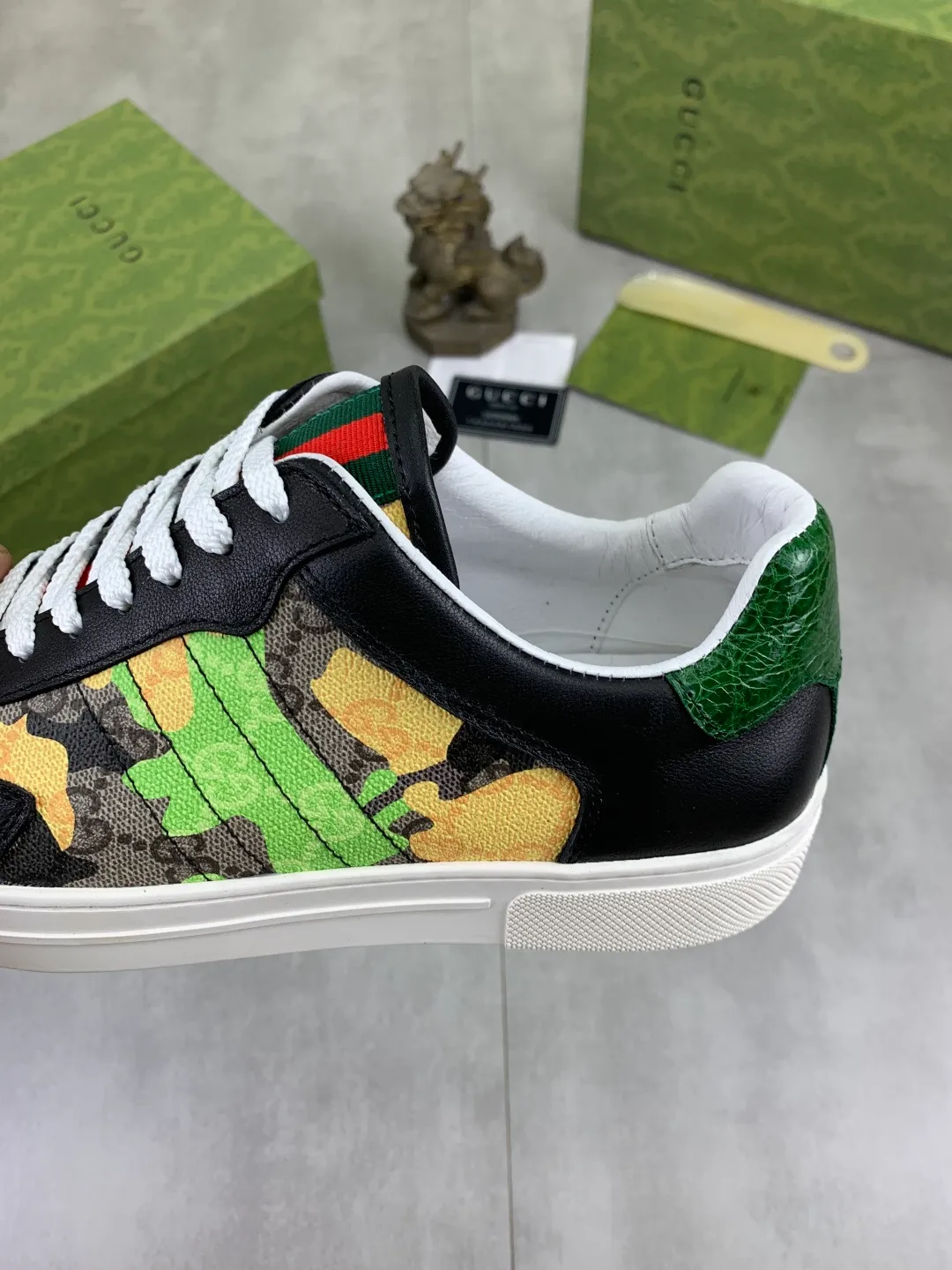 Men's shoes P400 💰[New style] 🆘 The latest model from Gucci's official website🎁Classic casual and fashionable men's shoes👟Hot style💥The style is simple and elegant, exclusive for trendy men. Unique official website latest brand elements👑Gucci original decoration, fashionable and generous, the fabric is made of original soft calfskin➕Comfortable soft sheepskin lining ✅The official website specifies wear-resistant rubber outsole_full of elasticity, classic model taken in real life🎬Color: 2️⃣colors available😍Number: 38-44